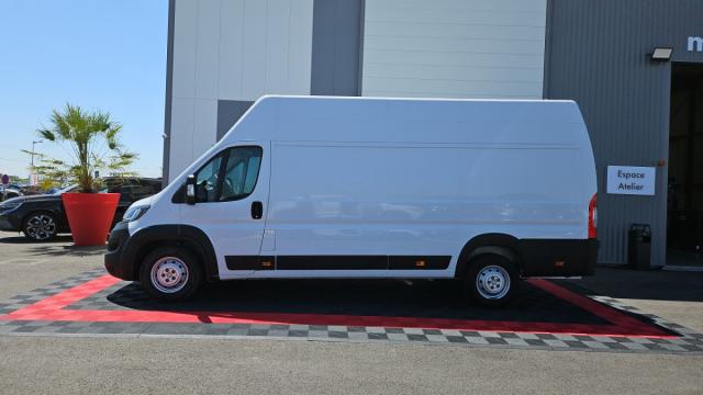 Peugeot Boxer image 1