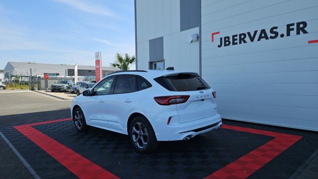 Ford Kuga image 8