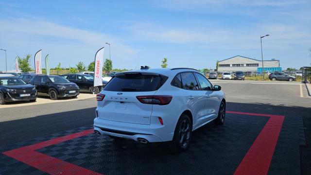 Ford Kuga image 2