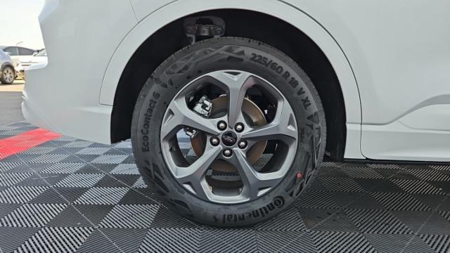 Ford Kuga image 9