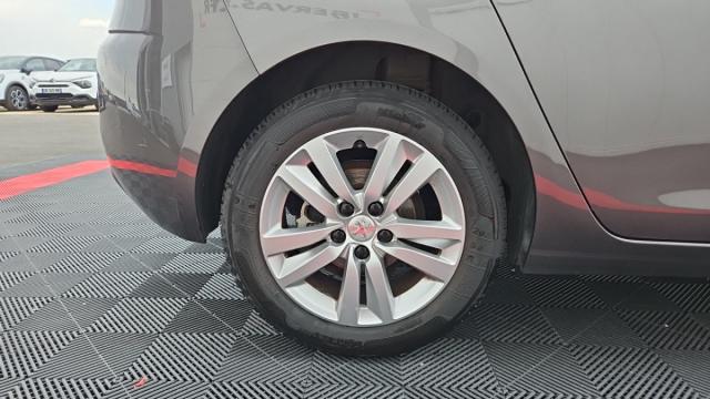 Peugeot 308 image 6