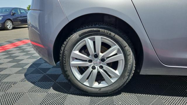 Peugeot 308 image 1