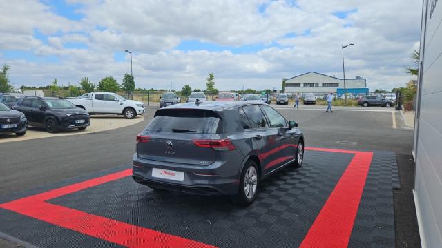 Volkswagen Golf image 9
