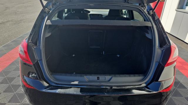 Peugeot 308 image 1