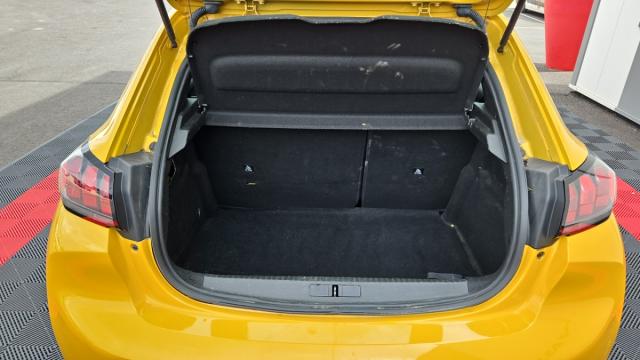 Peugeot 208 image 9