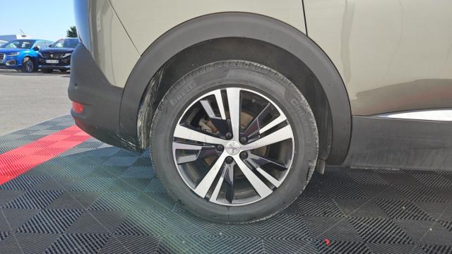 Peugeot 5008 image 2