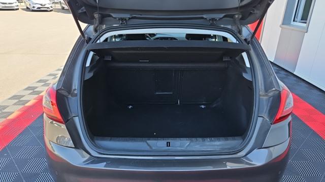Peugeot 308 image 2