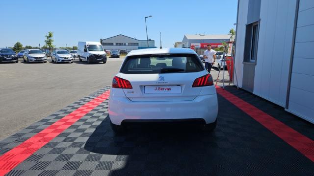 Peugeot 308 image 1