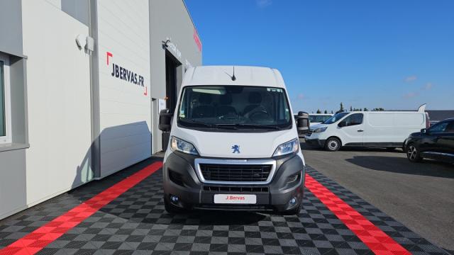 Peugeot Boxer image 1