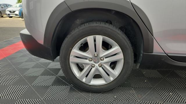 Peugeot 2008 image 3