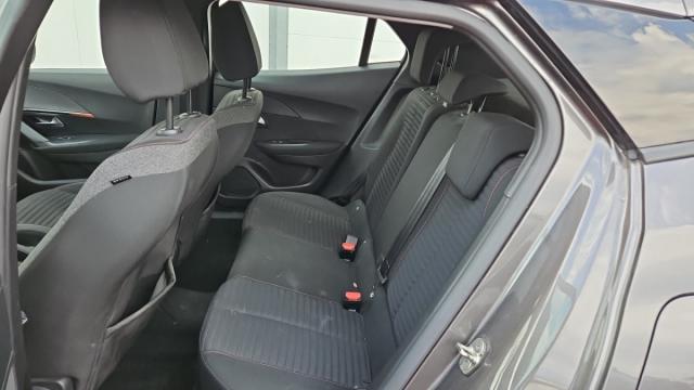 Peugeot 2008 image 1