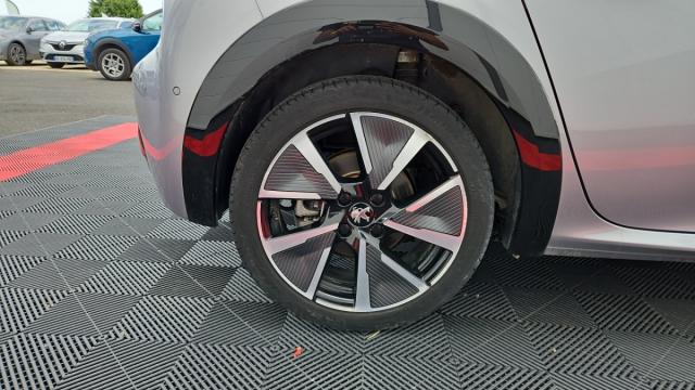 Peugeot 208 image 6