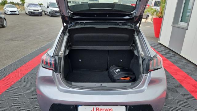 Peugeot 208 image 8