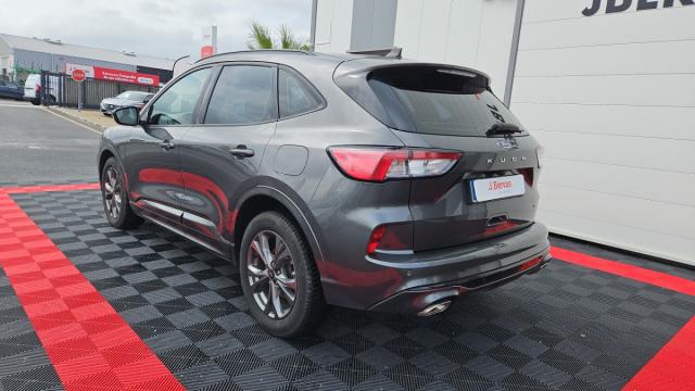 Ford Kuga image 6