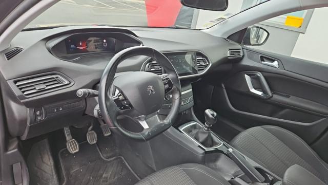 Peugeot 308 image 2