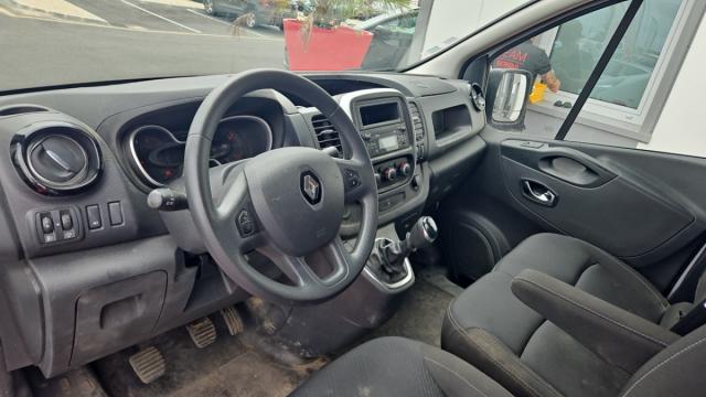 Renault Trafic image 2