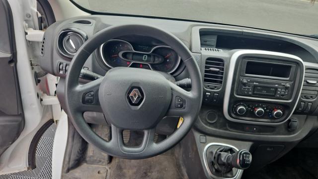 Renault Trafic image 9