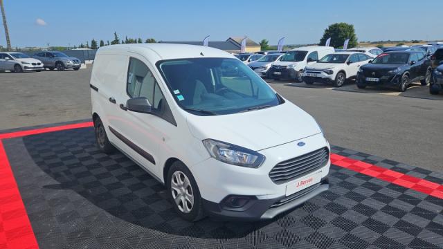 Ford Transit Courier image 4