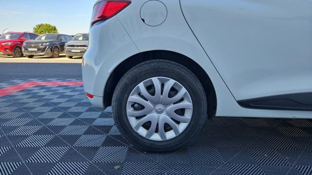 Renault Clio image 9