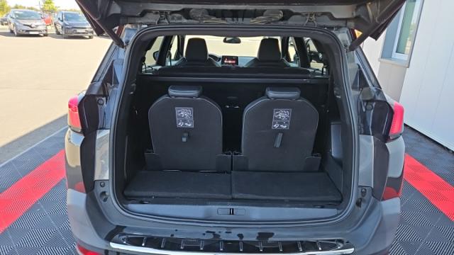 Peugeot 5008 image 1