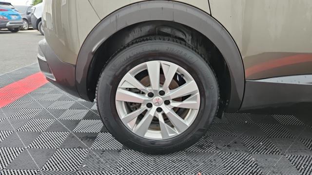 Peugeot 3008 image 2