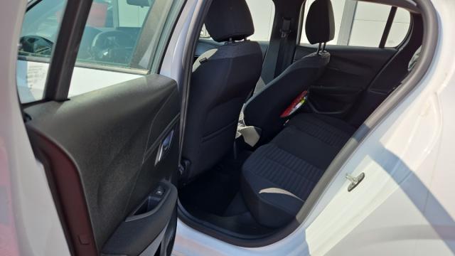 Peugeot 208 image 5