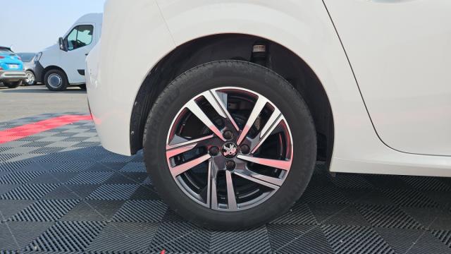 Peugeot 208 image 3