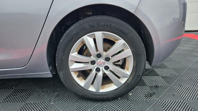 Peugeot 308 image 1