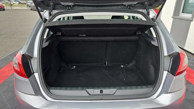 Peugeot 308 image 2