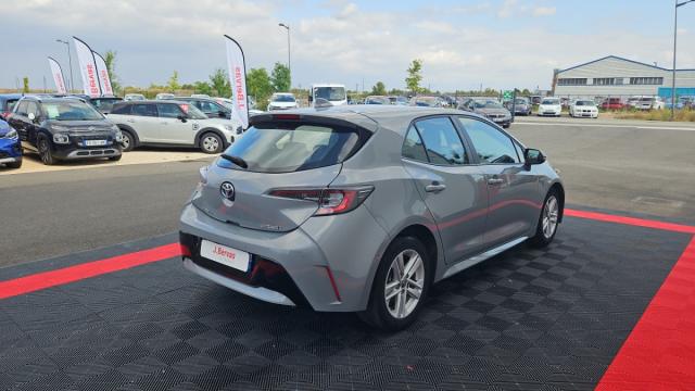 Toyota Corolla image 2