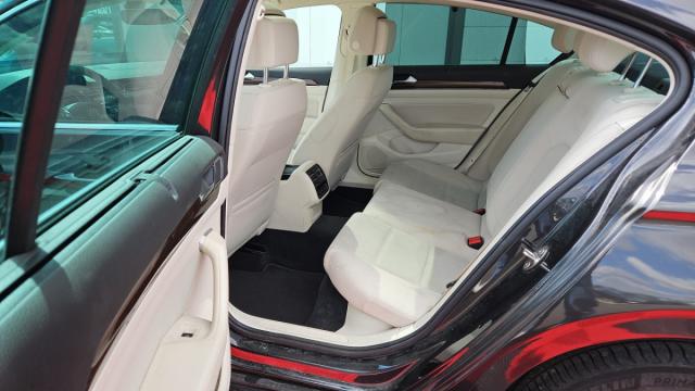 Volkswagen Passat image 1