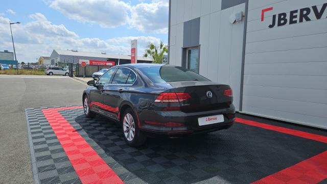 Volkswagen Passat image 5