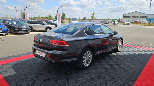 Volkswagen Passat image 3
