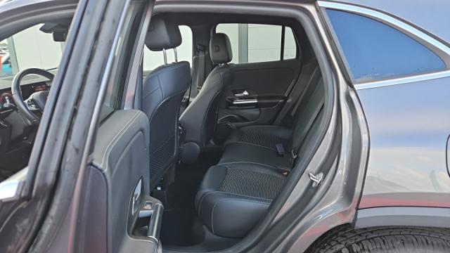 Mercedes Benz Gla image 1