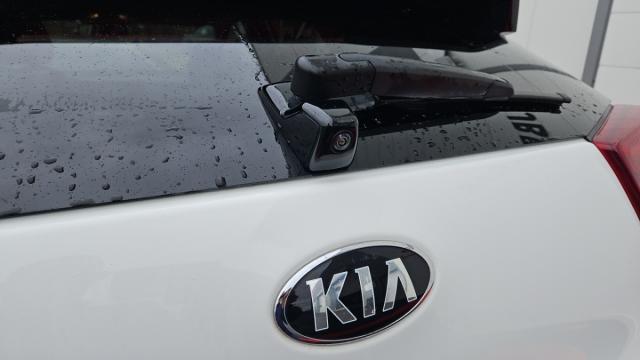Kia Niro image 9