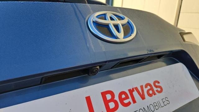 Toyota Corolla Touring Sports image 9
