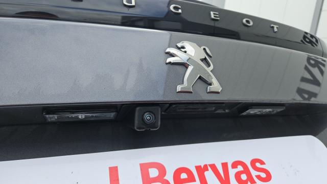 Peugeot 2008 image 2