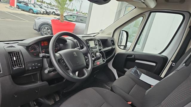 Peugeot Boxer image 2