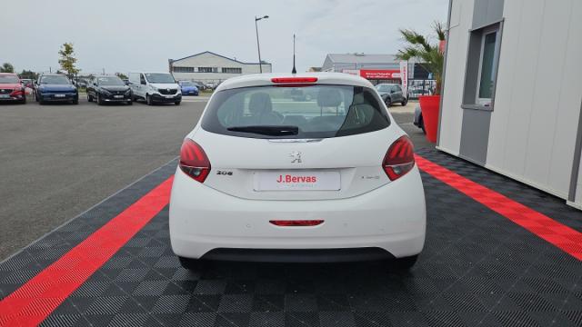 Peugeot 208 image 2
