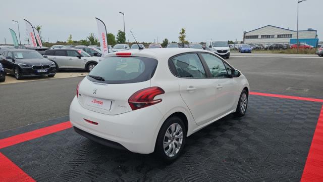 Peugeot 208 image 4