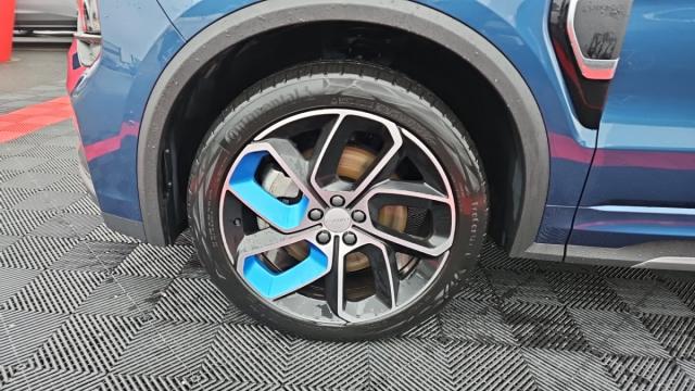 Lynk & Co 01 image 5