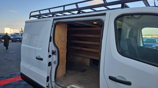 Renault Trafic image 9