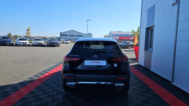 Mercedes Benz Gla image 2