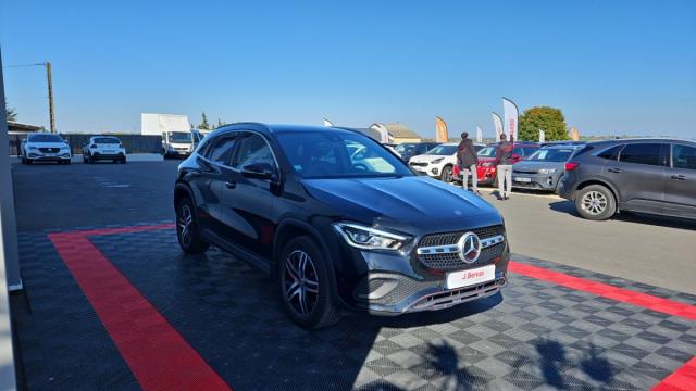 Mercedes Benz Gla image 1