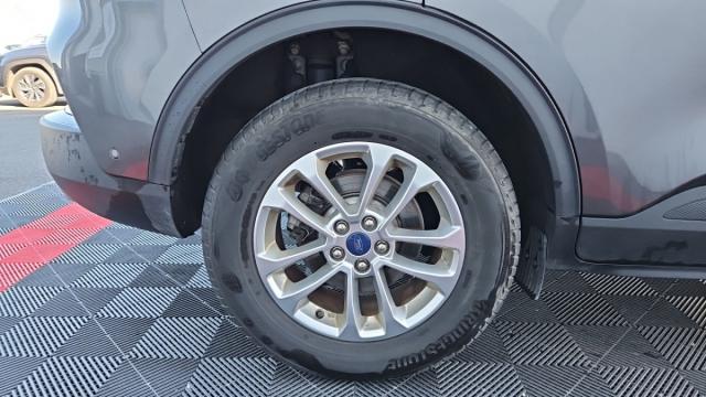 Ford Kuga image 7