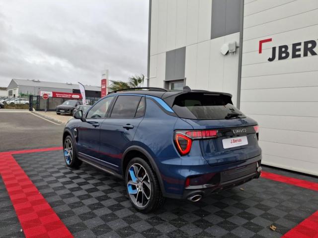 Lynk & Co 01 image 9