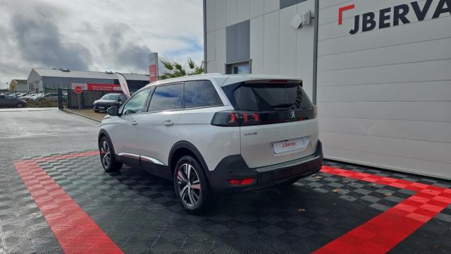 Peugeot 5008 image 1