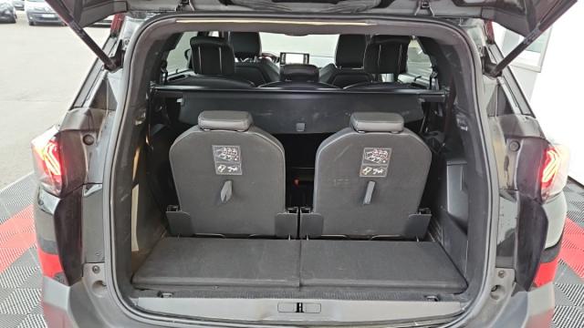 Peugeot 5008 image 1