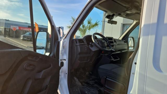 Renault Master image 9