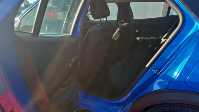 Peugeot 2008 image 3